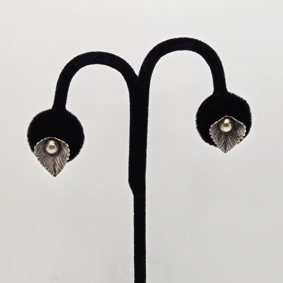 Vintage Sterling Silver Earrings Textured Leaf Screwbacks Classic Estate Retro - Picture 3 of 12